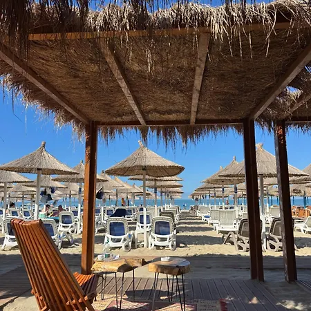 Daire Adriatic Treasure Apt, Luxury & Beachfront - By Beta Premium Golem (Tirana)