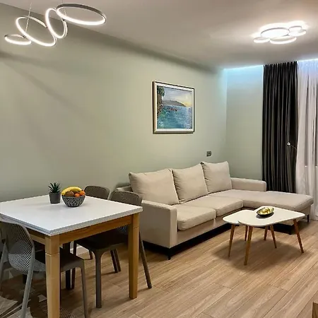 Adriatic Treasure Apt, Luxury & Beachfront - By Beta Premium דירה *