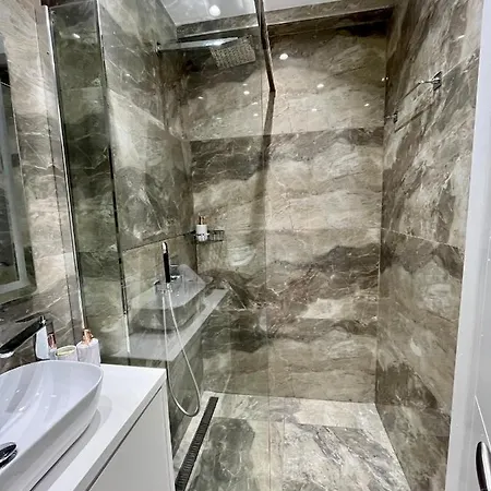Apartamento Adriatic Treasure Apt, Luxury & Beachfront - By Beta Premium Golem (Tirana)