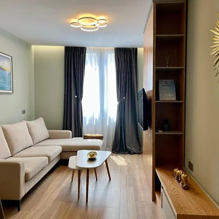 Adriatic Treasure Apt, Luxury & Beachfront - By Beta Premium Golem (Tirana)