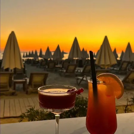 Adriatic Treasure Apt, Luxury & Beachfront - By Beta Premium Apartment