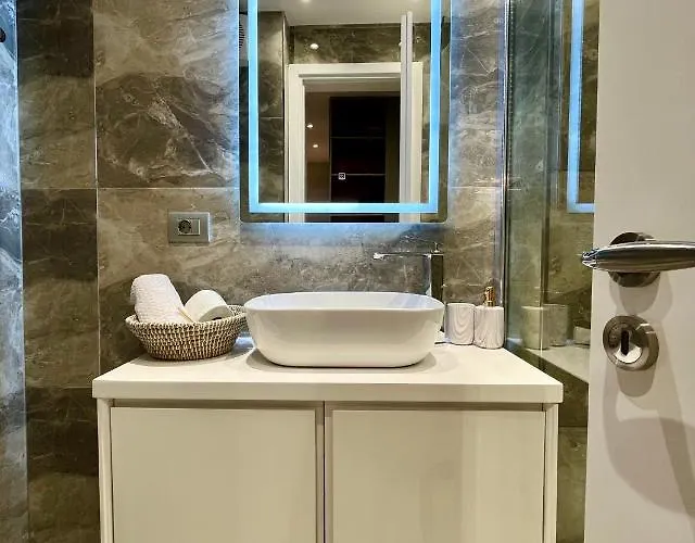 Adriatic Treasure Apt, Luxury & Beachfront - By Beta Premium Apartment Golem (Tirana)