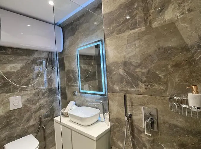 Daire Adriatic Treasure Apt, Luxury & Beachfront - By Beta Premium Golem (Tirana)