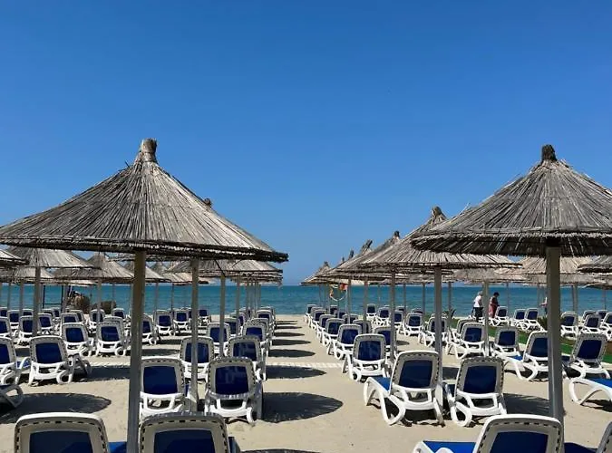 Adriatic Treasure Apt, Luxury & Beachfront - By Beta Premium Daire Golem (Tirana)