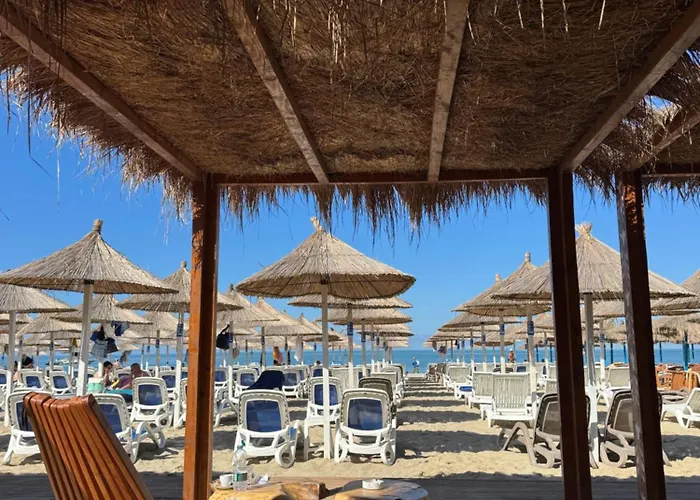 Lejlighed Adriatic Treasure Apt, Luxury & Beachfront - By Beta Premium Golem (Tirana)