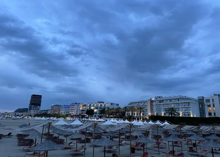 Adriatic Treasure Apt, Luxury & Beachfront - By Beta Premium Golem (Tirana)